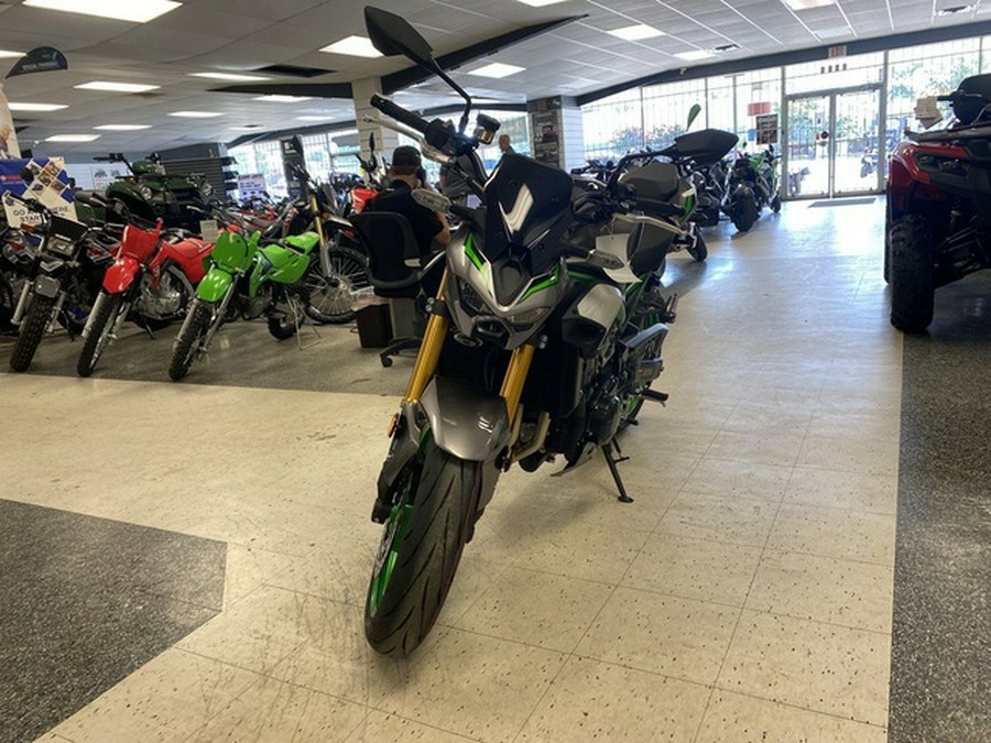 2025 Kawasaki Z900 SE ABS