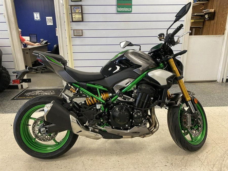 2025 Kawasaki Z900 SE ABS