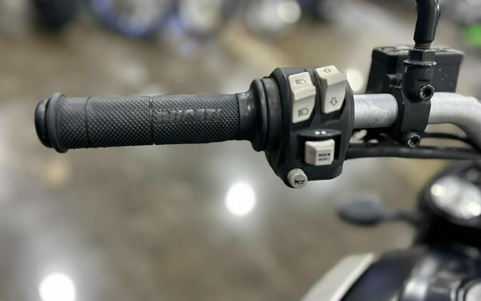 2022 Ducati SCRAMBLER ICON DARK