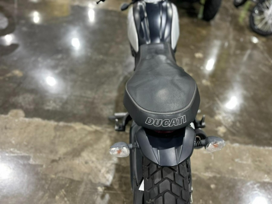 2022 Ducati SCRAMBLER ICON DARK