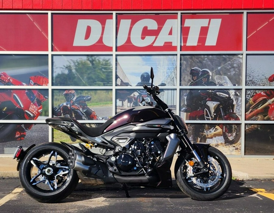 2026 Ducati XDiavel V4 Black Lava