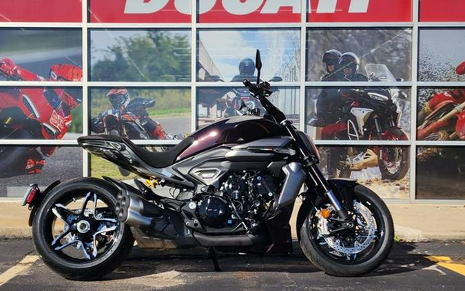 2026 Ducati XDiavel V4 Black Lava
