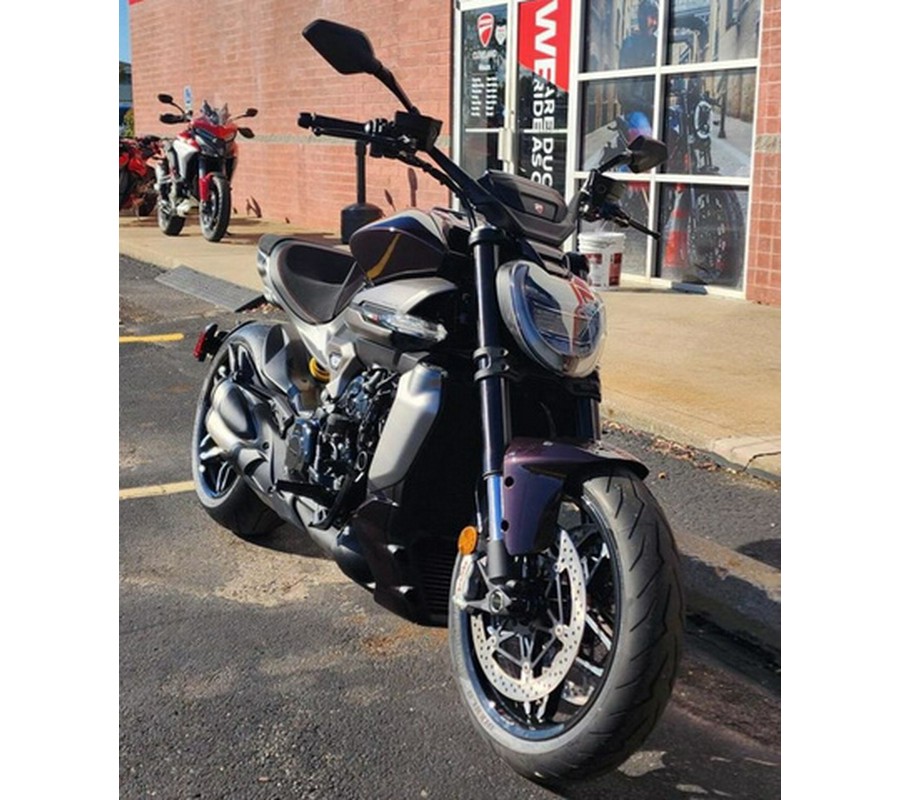 2026 Ducati XDiavel V4 Black Lava
