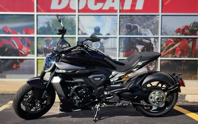 2026 Ducati XDiavel V4 Black Lava