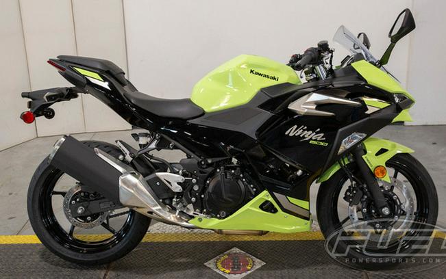 2026 Kawasaki Ninja 500 ABS Metallic Yellowish GreenEbony