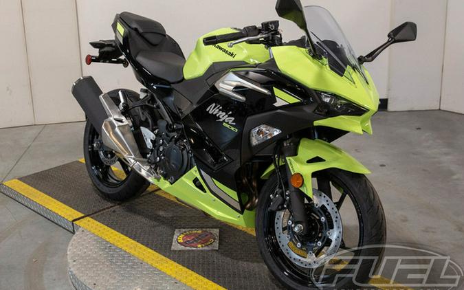 2026 Kawasaki Ninja 500 ABS Metallic Yellowish GreenEbony