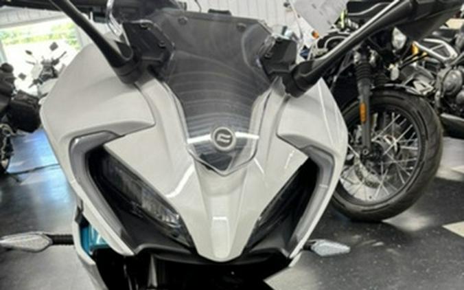 2022 CFMOTO 300 SS