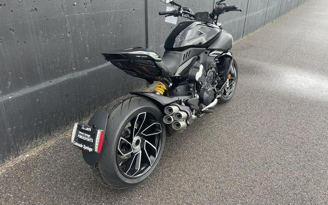 2023 Ducati Diavel V4 Thrilling Black