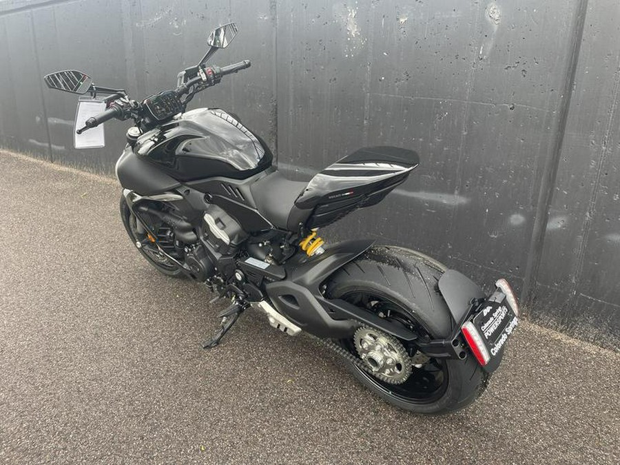 2023 Ducati Diavel V4 Thrilling Black