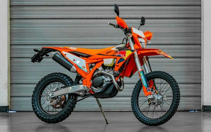 2025 KTM 500 EXC-F Six Days First Look [Fast Facts; 15 Photos]