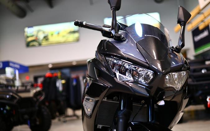 2026 Kawasaki NINJA 650 Metallic Flat Spark Black Metallic Carbon Gray