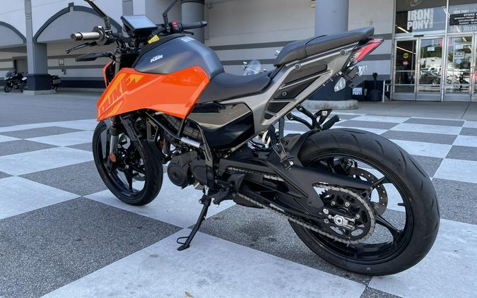2024 KTM 250 Duke