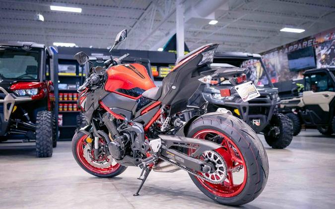 2024 Kawasaki Z900 ABS Candy Persimmon Red/Ebony