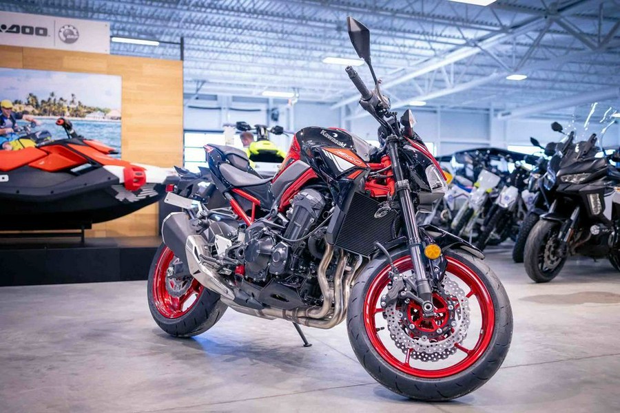 2024 Kawasaki Z900 ABS Candy Persimmon Red/Ebony