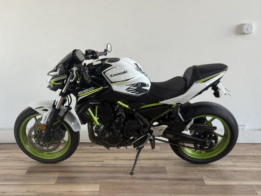 2021 Kawasaki Z650 ABS Pearl Blizzard White/Metallic Spark Black