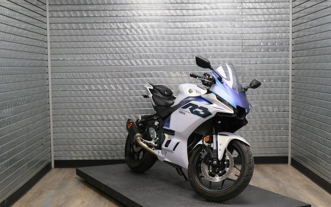 2025 YAMAHA YZF-R3