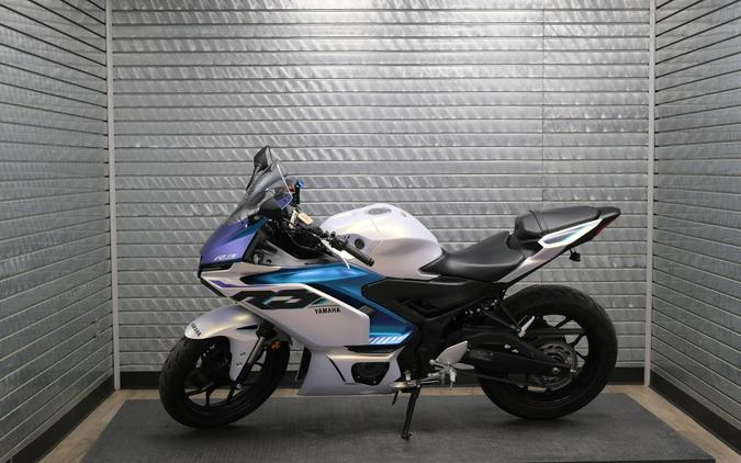 2025 YAMAHA YZF-R3