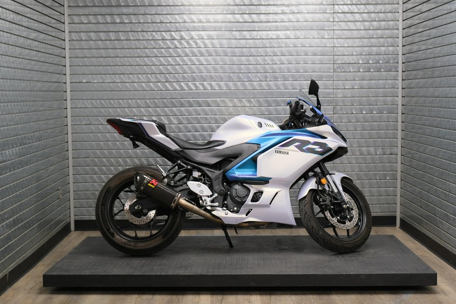 2025 YAMAHA YZF-R3