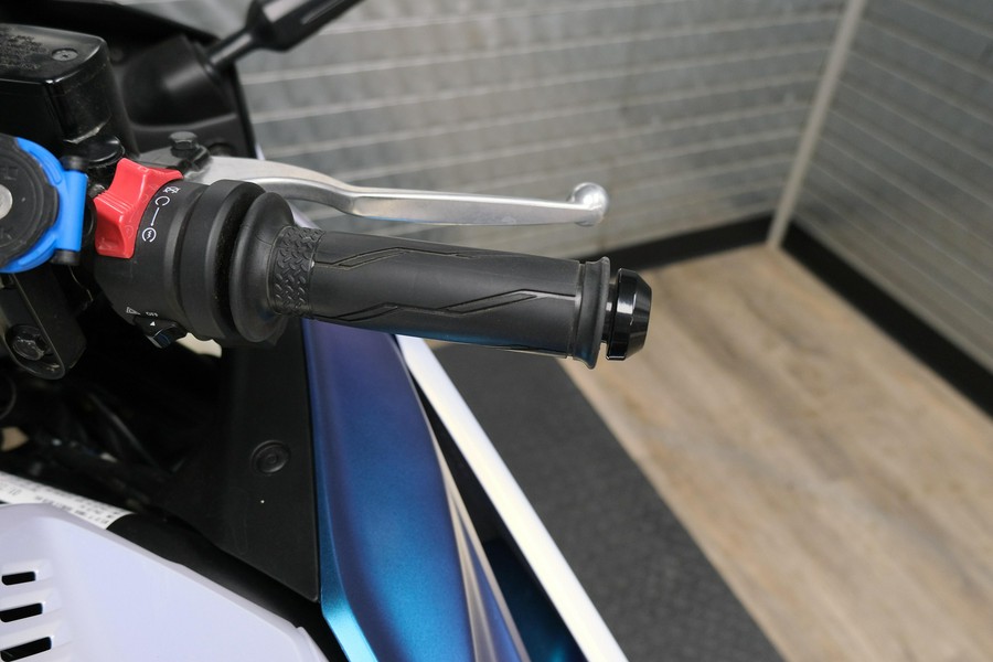 2025 YAMAHA YZF-R3