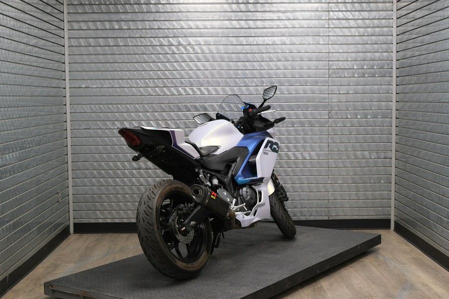 2025 YAMAHA YZF-R3