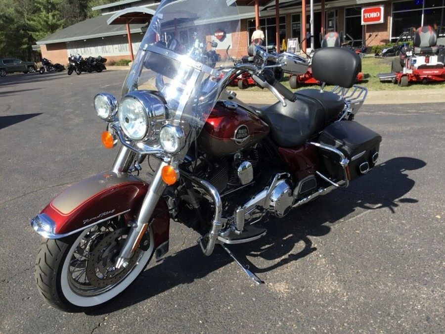 2009 HarleyDavidson ROAD KING CLASSIC (EFI) FLHRC Red Hot Sunglo