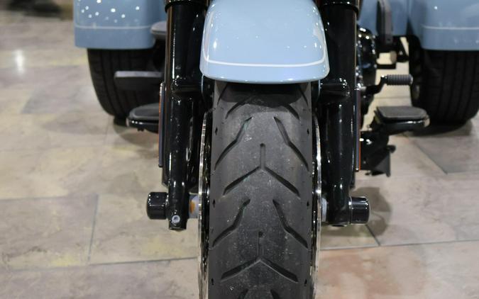 2024 Harley-Davidson Road Glide 3 Sharkskin Blue - Black Finish