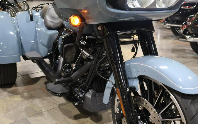 2024 Harley-Davidson Road Glide 3 Sharkskin Blue - Black Finish