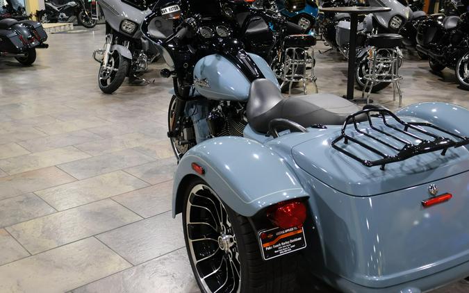 2024 Harley-Davidson Road Glide 3 Sharkskin Blue - Black Finish