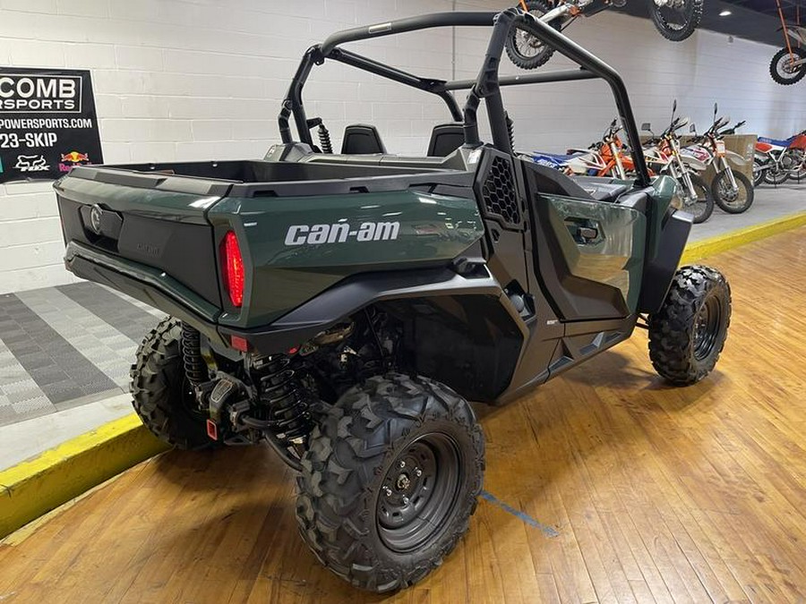 2023 Can-Am® Commander DPS 700