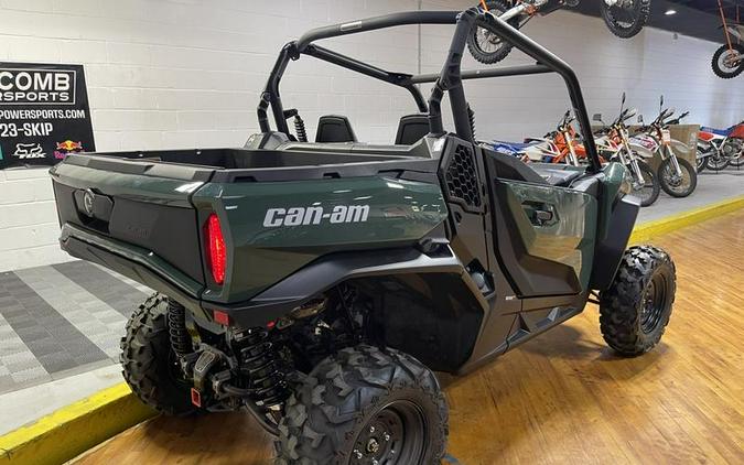 2023 Can-Am® Commander DPS 700