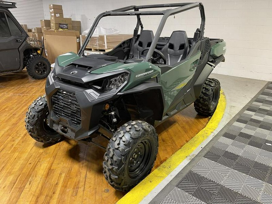 2023 Can-Am® Commander DPS 700