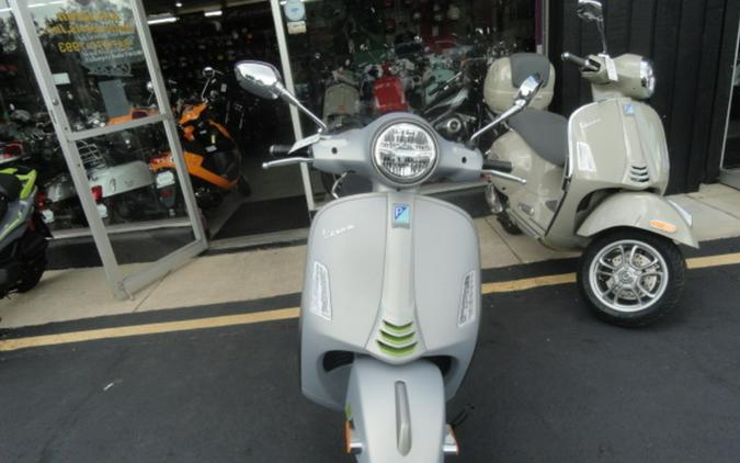 2024 Vespa GTS Super 300 Tech