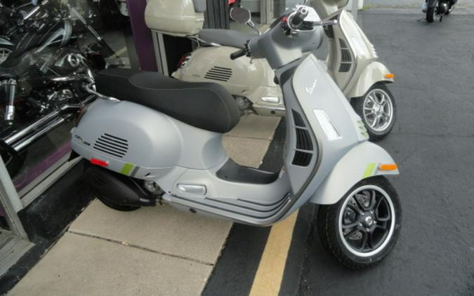 2024 Vespa GTS Super 300 Tech