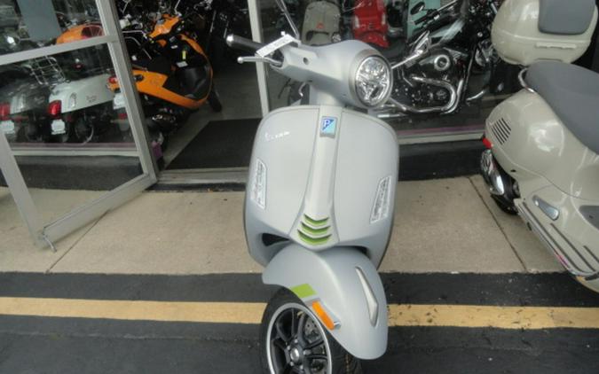 2024 Vespa GTS Super 300 Tech