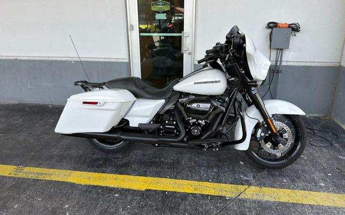 2020 Harley-Davidson Street Glide Special Stone Washed White Pearl