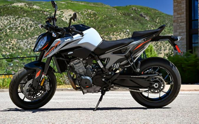 2024 KTM 790 Duke