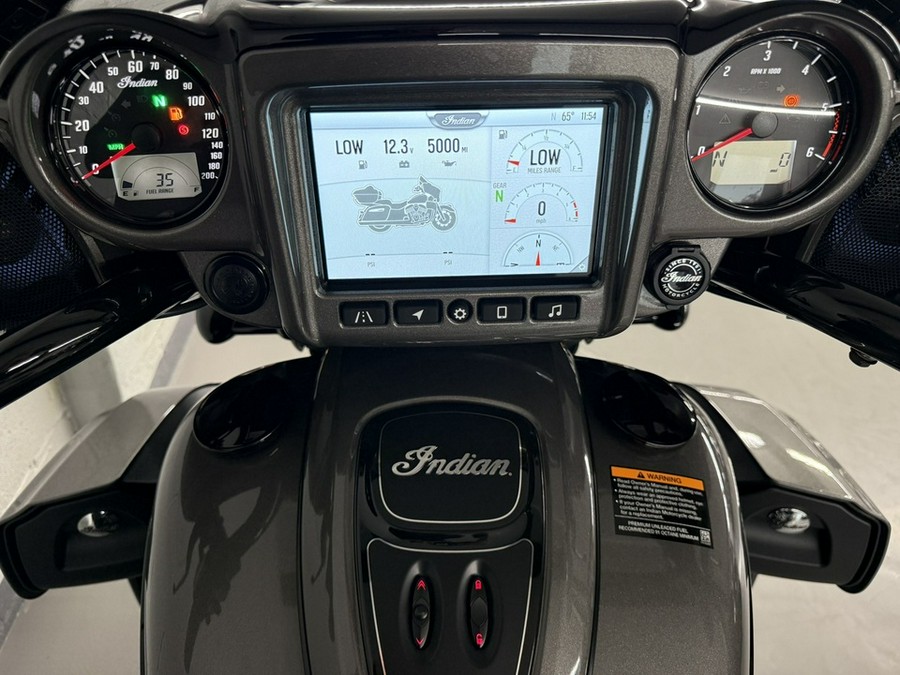 2025 Indian ROADMASTER DARK HORSE WITH POWERBAND AUDIO PACKAGE