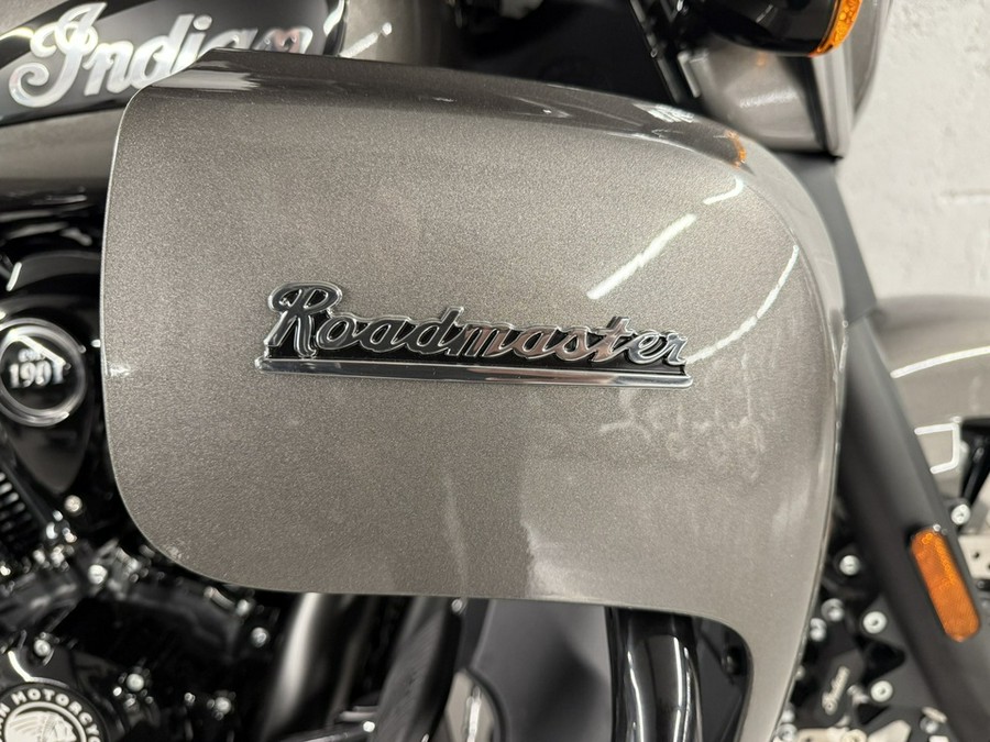 2025 Indian ROADMASTER DARK HORSE WITH POWERBAND AUDIO PACKAGE