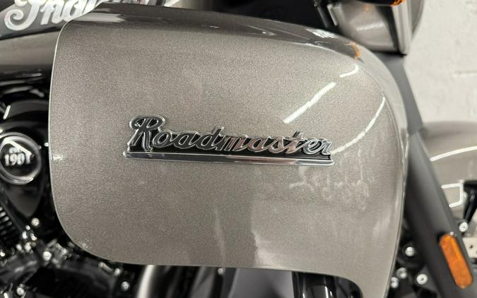 2025 Indian ROADMASTER DARK HORSE WITH POWERBAND AUDIO PACKAGE