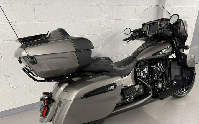 2025 Indian ROADMASTER DARK HORSE WITH POWERBAND AUDIO PACKAGE