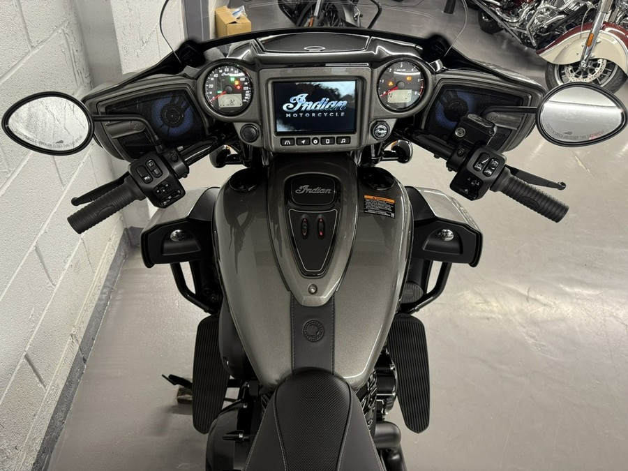 2025 Indian ROADMASTER DARK HORSE WITH POWERBAND AUDIO PACKAGE