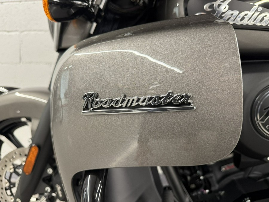 2025 Indian ROADMASTER DARK HORSE WITH POWERBAND AUDIO PACKAGE