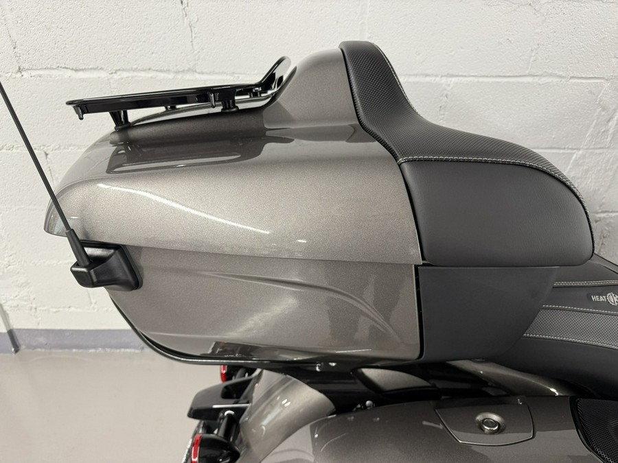 2025 Indian ROADMASTER DARK HORSE WITH POWERBAND AUDIO PACKAGE