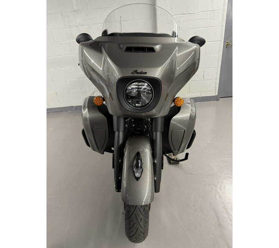 2025 Indian ROADMASTER DARK HORSE WITH POWERBAND AUDIO PACKAGE