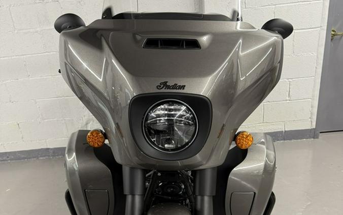 2025 Indian ROADMASTER DARK HORSE WITH POWERBAND AUDIO PACKAGE