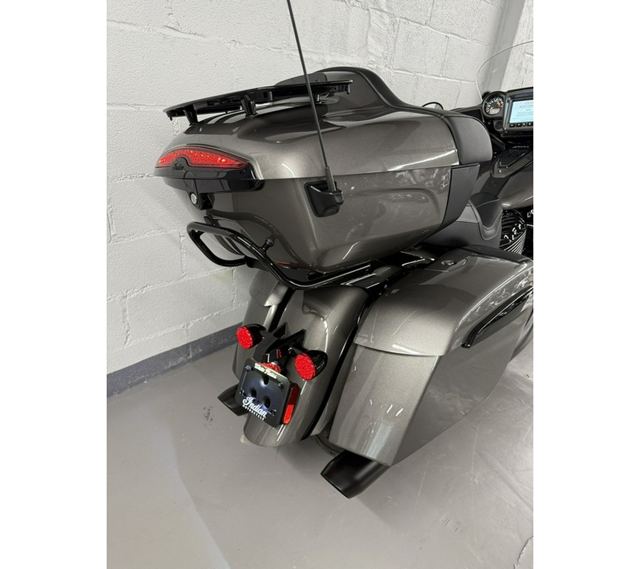 2025 Indian ROADMASTER DARK HORSE WITH POWERBAND AUDIO PACKAGE