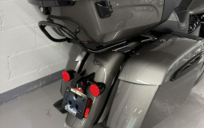 2025 Indian ROADMASTER DARK HORSE WITH POWERBAND AUDIO PACKAGE