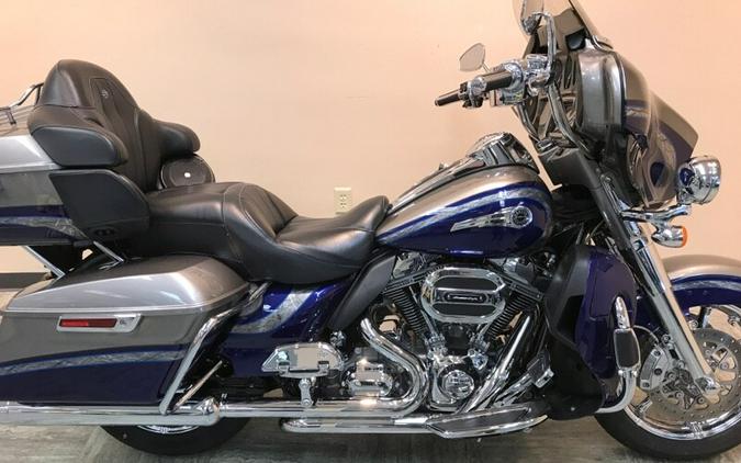 2016 Harley-Davidson CVO Limited Palladium Silver/Phantom Blue FLHTKSE