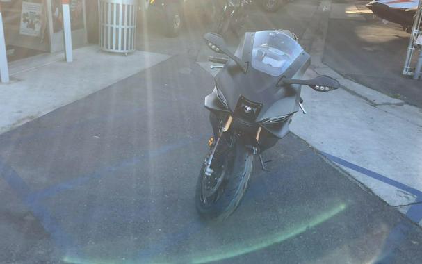 2025 Yamaha YZF-R9