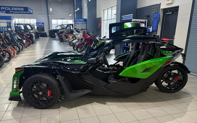 2026 Slingshot Slingshot Grand Touring Black Venom Autodrive